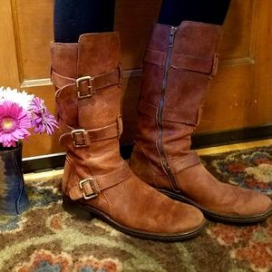Born tan leather boots, US 8.5 zipper, like new!
